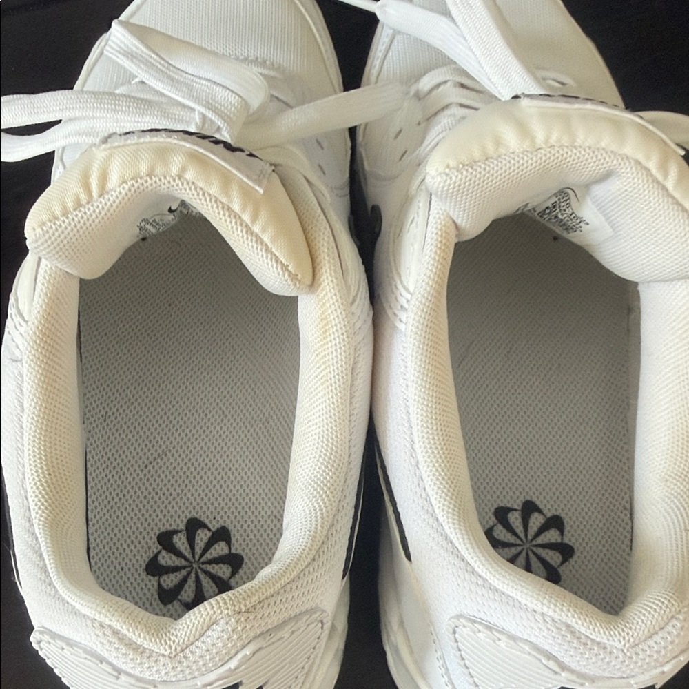 Nike Air Max Women's White with Black Swoosh Athletic Shoes - Picture 7 of 9